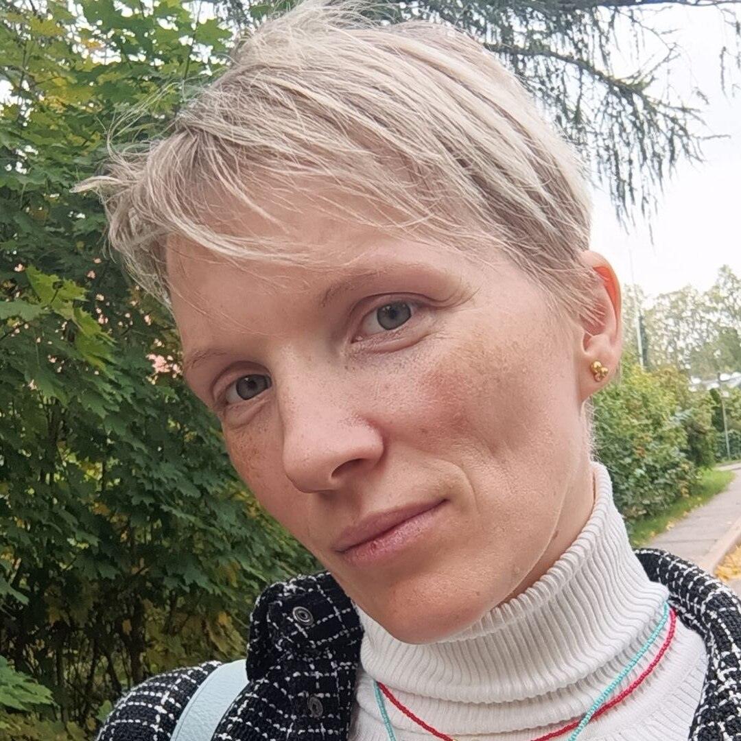 Елена Линдхолм