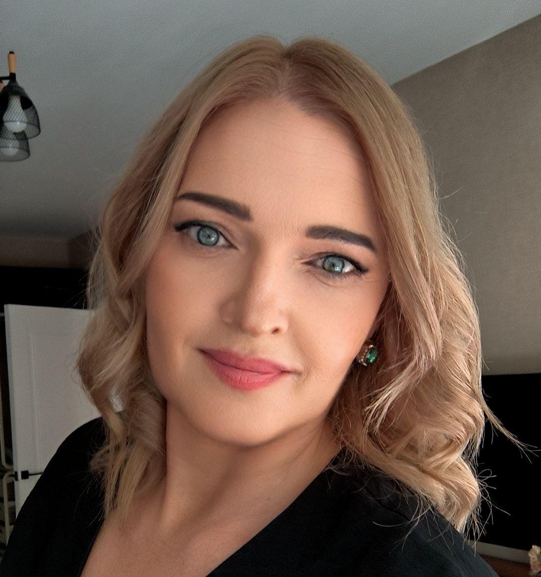 Лариса Лесникова
